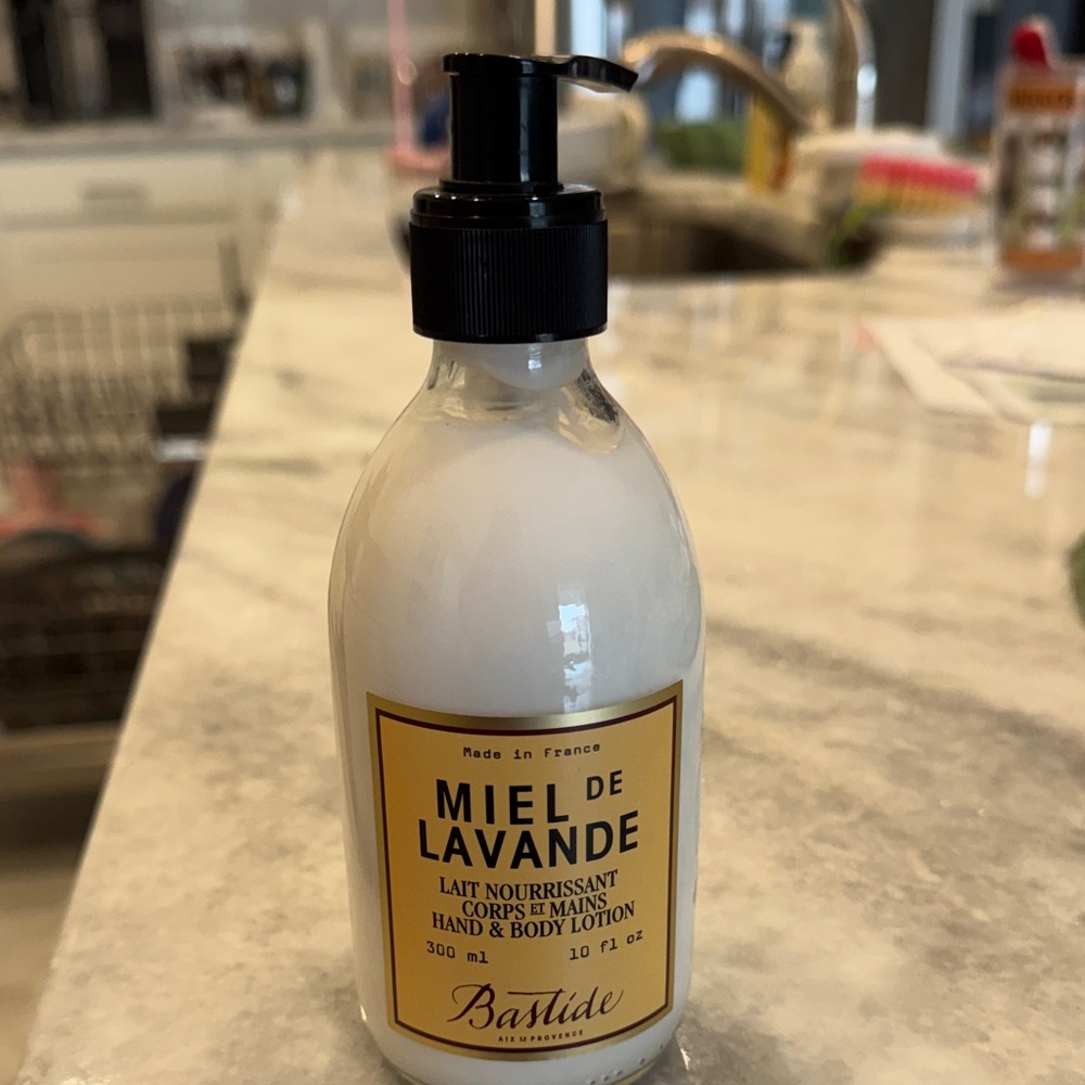 Bastide Miel de Lavande Hand & Body Lotion NWT